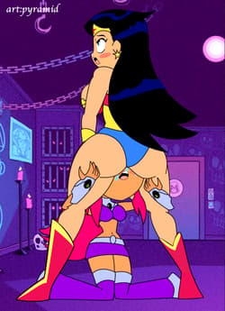 Starfire Eating Out Wonder Woman'